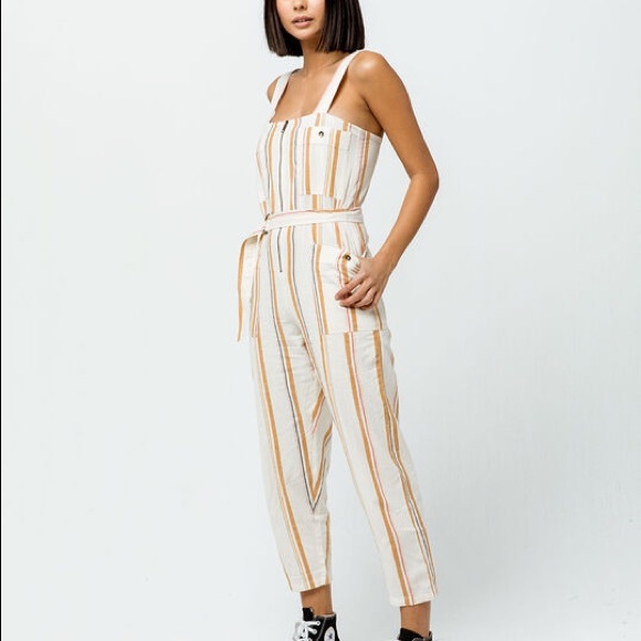 🔶🔸BILLABONG LIGHT THE NIGHT JUMPSUIT🔸🔶 - Picture 5 of 10